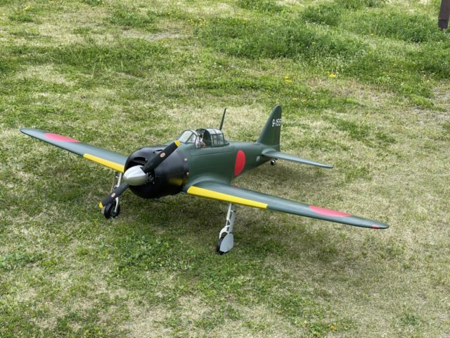 特価価格ホビックスジャパン ゼロ戦-46 ARF 組立キット（エンジン）